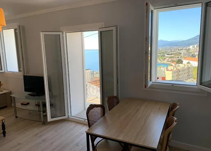 Magnifique Maison Avec Vue Hauteur De *