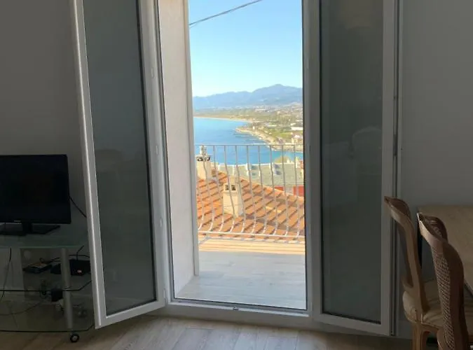 Villa Magnifique Maison Avec Vue Hauteur De Bastia (Corsica)