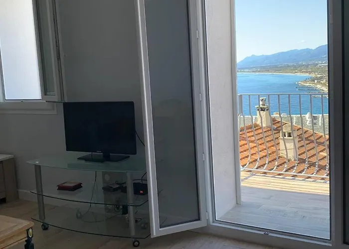 Magnifique Maison Avec Vue Hauteur De Bastia (Corsica)